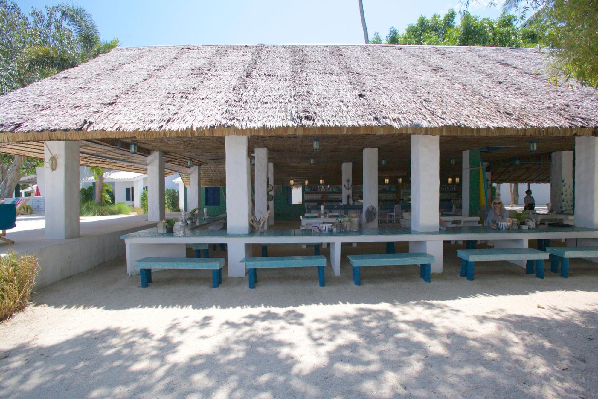 Lime N Soda Beachfront Thong Sala
