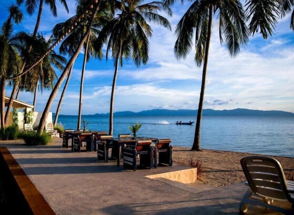 Lime & Soda Beachfront Resort 3*
