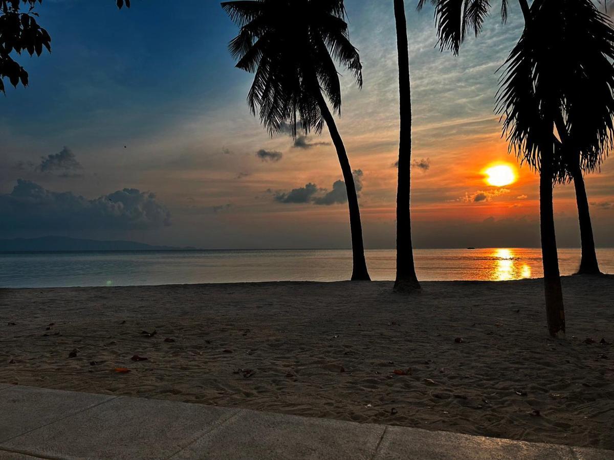 Resort Lime & Soda Beachfront