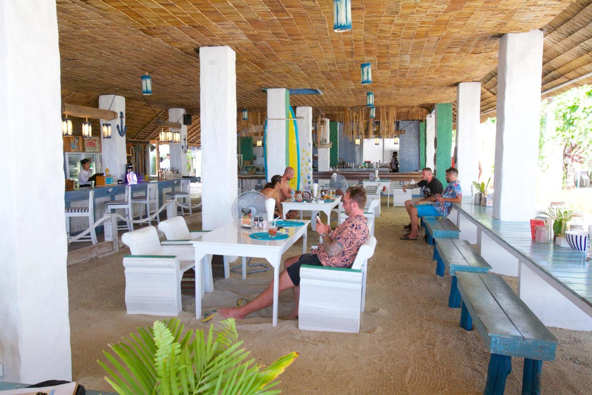 Lime & Soda Beachfront Resort Thong Sala