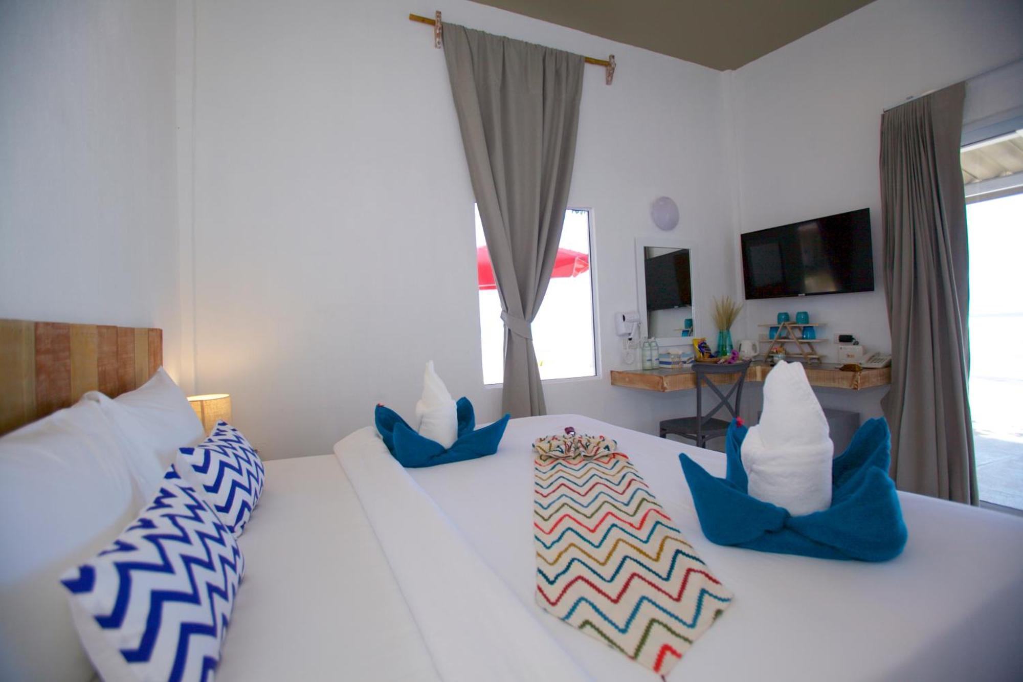 Lime & Soda Beachfront 3*