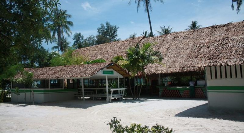 Resort Lime & Soda Beachfront